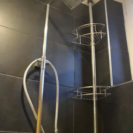 Spacious And Practical In 18th Apartamento