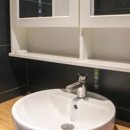 Apartamento Spacious And Practical In 18th París
